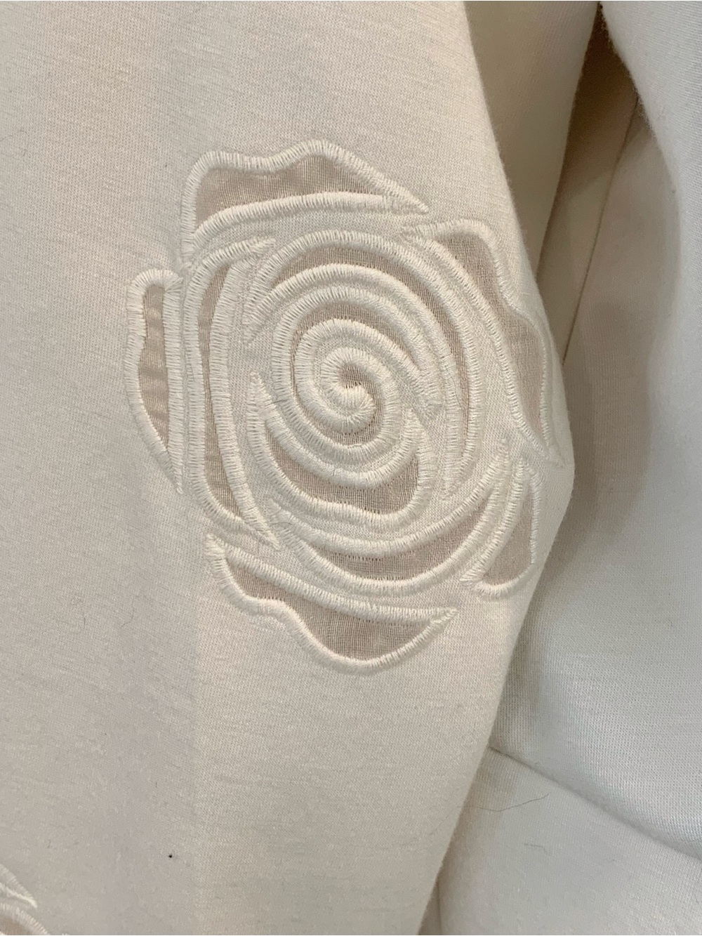 Pullover Sweatshirt Ivory with Rose Appliqué Sleeves by T Tahari - Picture 5 of 10